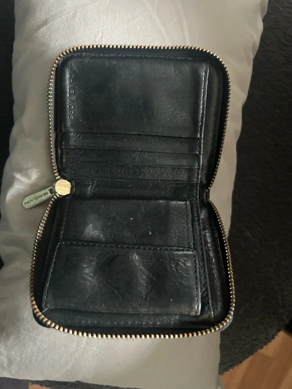 MICHAEL KORS Black and Cream Logo Zip Wallet - Picture 6 of 7